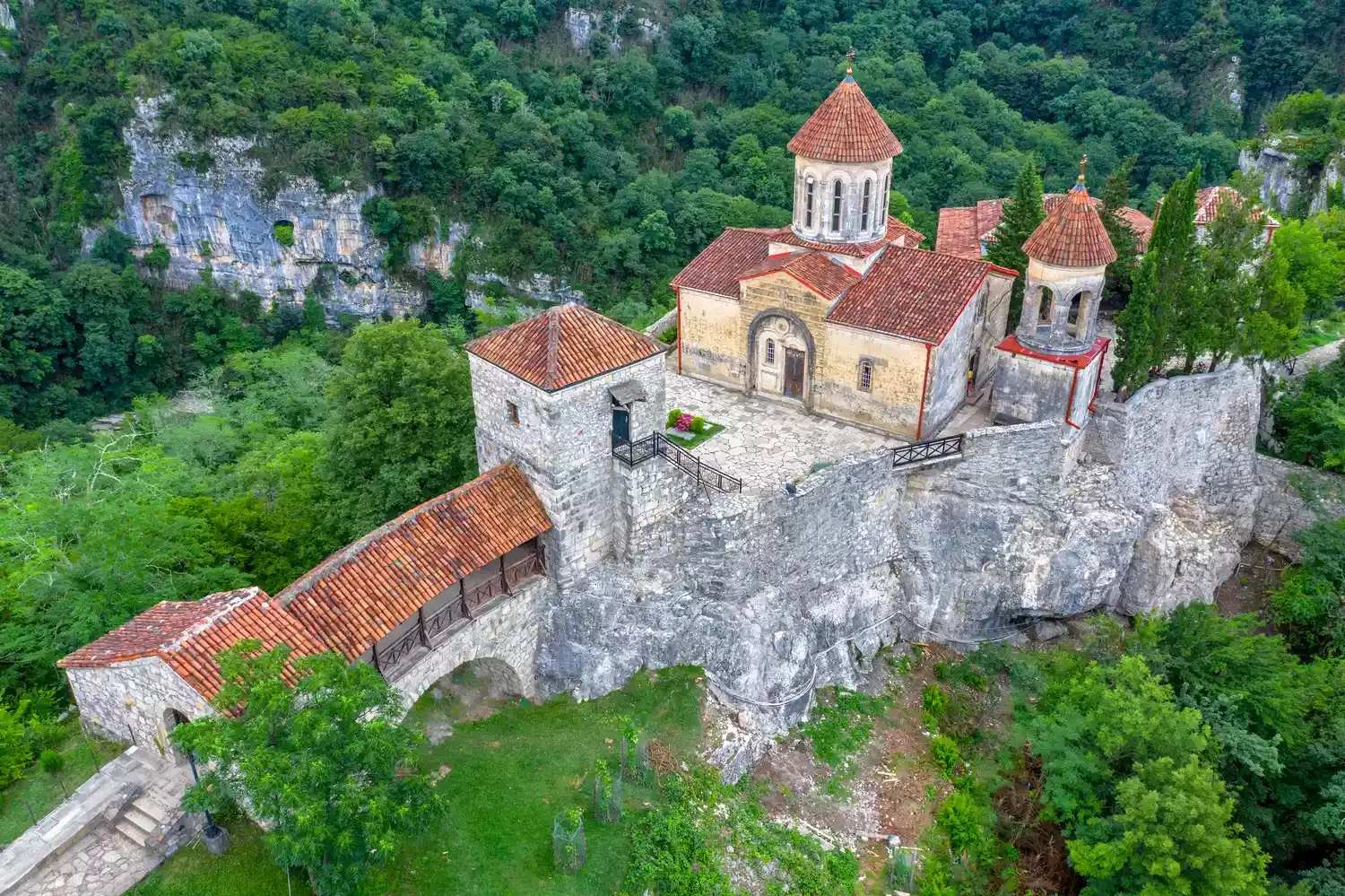 Zvartnots–Kutaisi